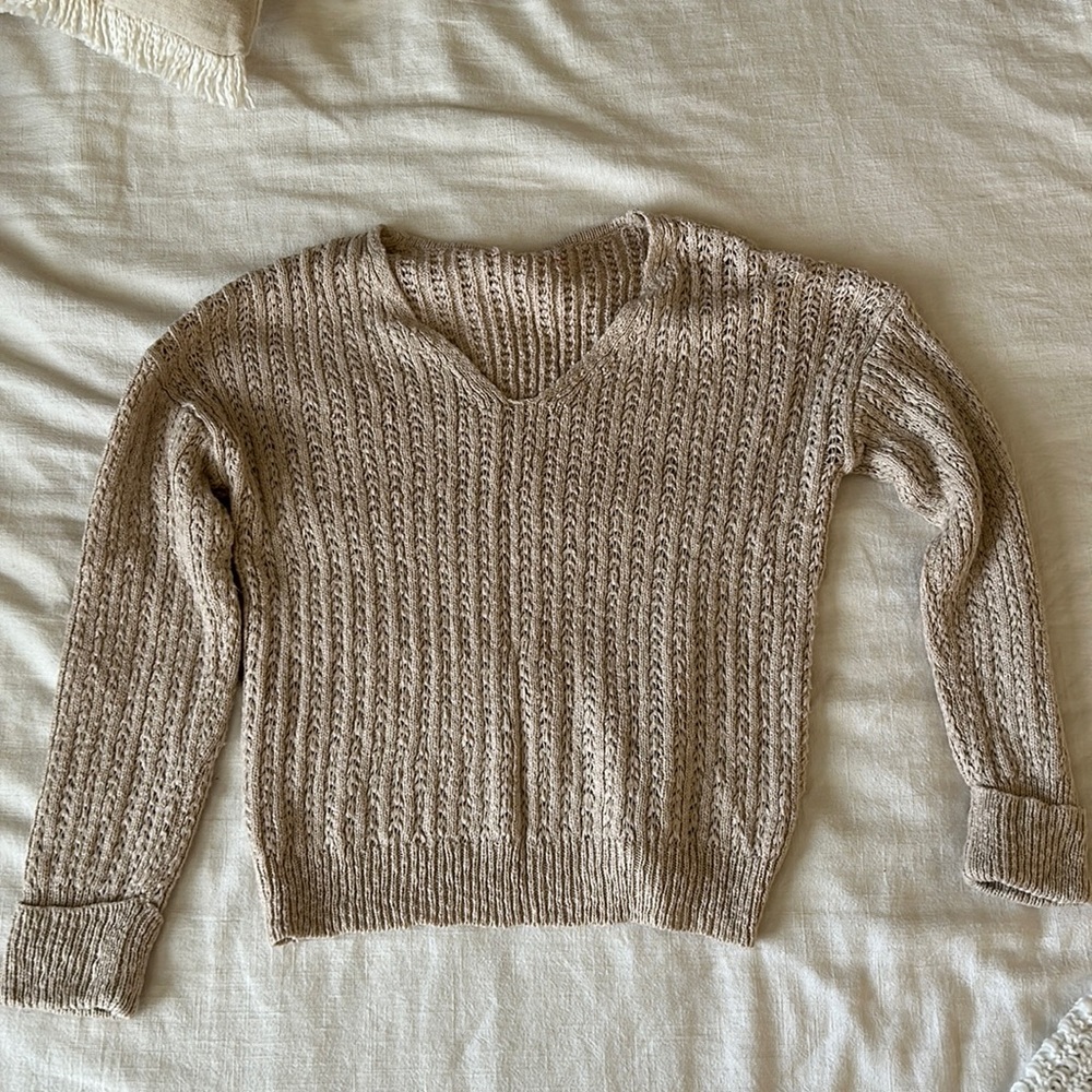 V neck knit sweater